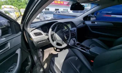 Hyundai Sonata 2017, 198000 км, за 4266.77 USD