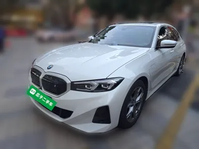 BMW i3 · 2022 год