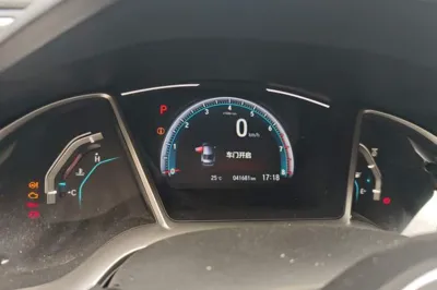 Honda Civic 2019, 41600 км, за 8843 USD - фото 11