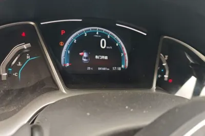 Honda Civic 2019, 41600 км, за 8843 USD - фото 12