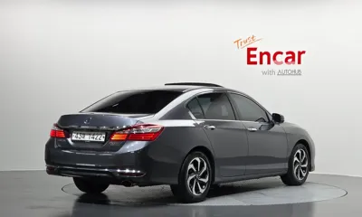 Honda Accord 2017, 77411 км, за 8391.89 USD