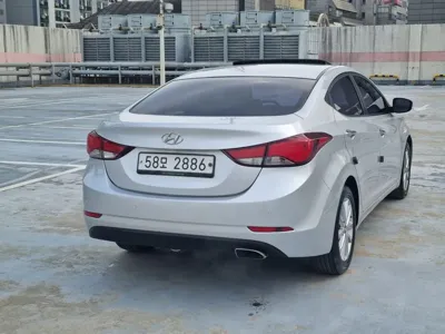 Hyundai Avante 2014, 89000 км, за 4437.08 USD