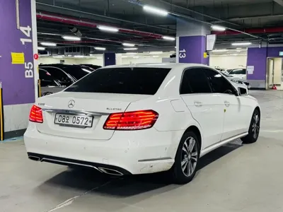 Mercedes-Benz E-Class 2016, 105410 км, за 8664.83 USD