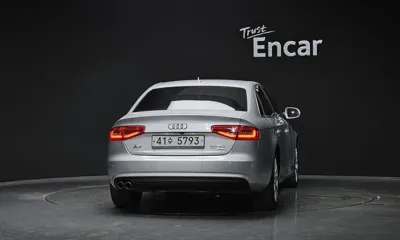 Audi A4 2014, 292096 км, за 3610.35 USD