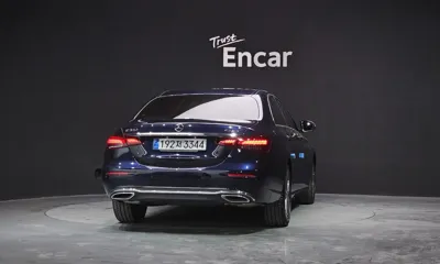 Mercedes-Benz E-Class 2022, 50418 км, за 26970.7 USD