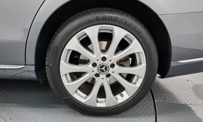 Mercedes-Benz E-Class 2018, 115013 км, за 14410.37 USD - фото 21