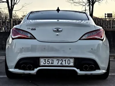 Hyundai Genesis 2011, 160313 км, за 4851.21 USD