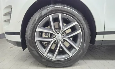 Land Rover Range Rover Evoque 2024, 9390 км, за 32755.68 USD