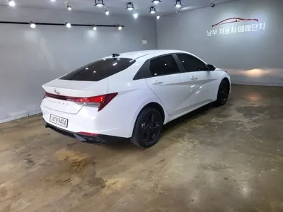 Hyundai Avante 2023, 51000 км, за 10986.15 USD