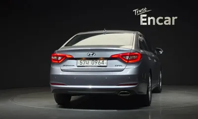 Hyundai Sonata 2016, 68170 км, за 6892.48 USD