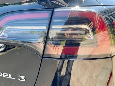 Tesla Model 3 2021, 98000 км, за 14999.47 USD - фото 23