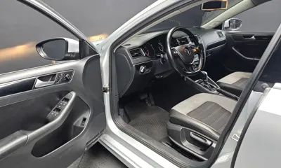 Volkswagen Jetta 2015, 136550 км, за 3144.28 USD - фото 10