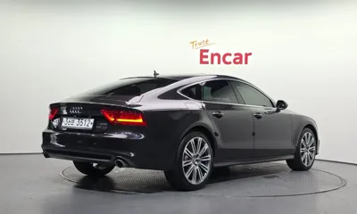 Audi A7 2015, 114105 км, за 9744.52 USD