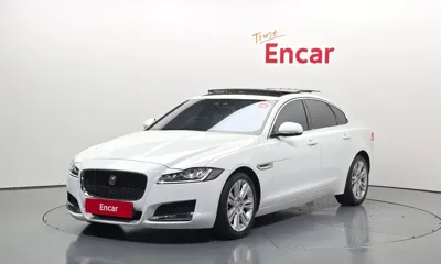 Jaguar XF · 2017 год