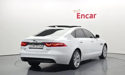 Jaguar XF 2017, 108543 км, за 5496.68 USD