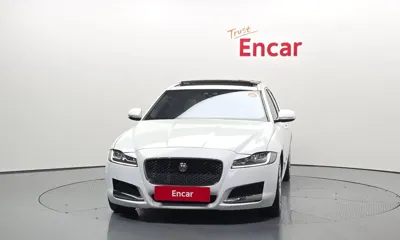 Jaguar XF 2017, 108543 км, за 5496.68 USD