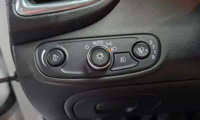ChevroletGMDaewoo Trax 2017, 54740 км, за 5942.63 USD - фото 18