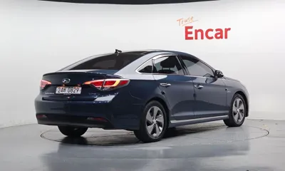 Hyundai Sonata 2016, 111905 км, за 6240.14 USD