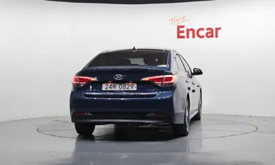 Hyundai Sonata 2016, 111905 км, за 6240.14 USD