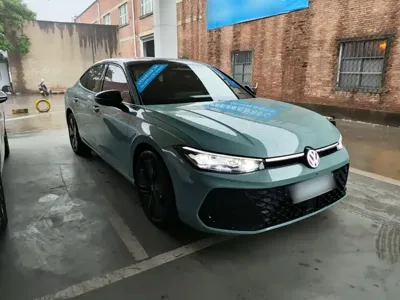 Volkswagen Passat 2024, 1800 км, за 24518 USD