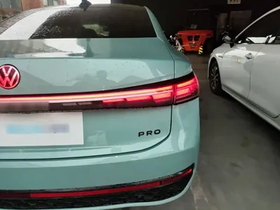 Volkswagen Passat 2024, 1800 км, за 24399.55 USD - фото 8