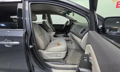 Kia Canival 2016, 170758 км, за 7670.8 USD - фото 10