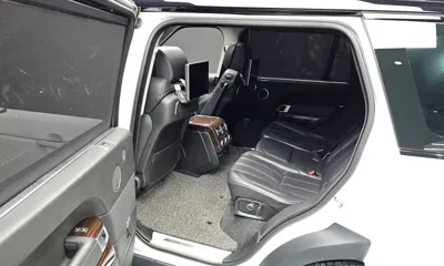 Land Rover Range Rover 2016, 99729 км, за 30987.77 USD - фото 12