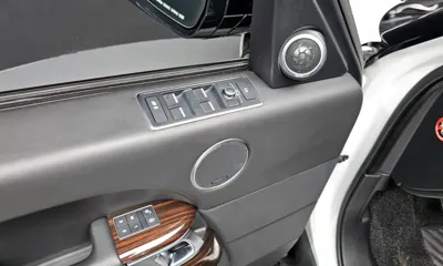 Land Rover Range Rover 2016, 99729 км, за 30987.77 USD - фото 16
