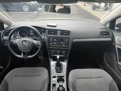 Volkswagen Golf 2018, 80000 км, за 6296 USD