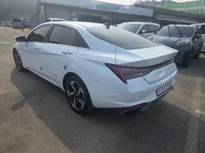 Hyundai Avante 2021, 113150 км, за 10634.11 USD