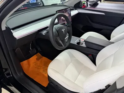 Tesla Model Y 2023, 50000 км, за 24837.66 USD