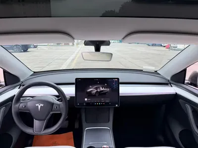 Tesla Model Y 2023, 50000 км, за 24837.66 USD