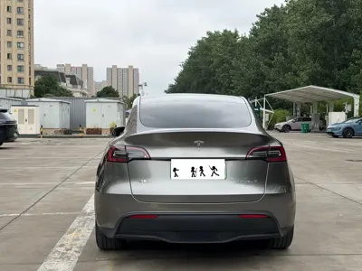 Tesla Model Y 2023, 50000 км, за 24837.66 USD - фото 8