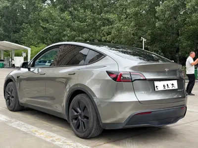 Tesla Model Y 2023, 50000 км, за 24837.66 USD - фото 9