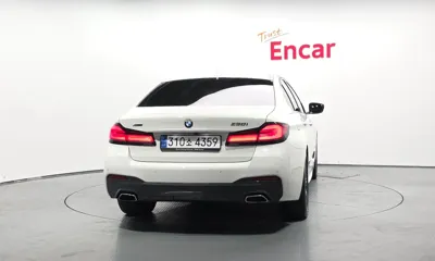 BMW 5-Series 2023, 50152 км, за 35563.22 USD