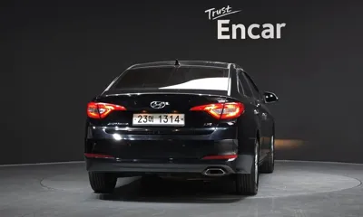 Hyundai Sonata 2015, 108198 км, за 4488.68 USD
