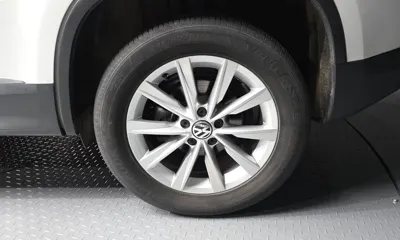 Volkswagen Tiguan 2015, 150037 км, за 4201.13 USD
