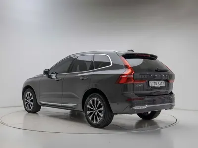 Volvo XC60 2025, 4711 км, за 37053.88 USD
