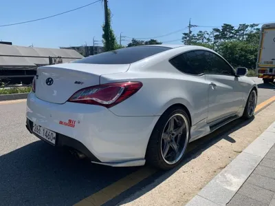 Hyundai Genesis 2014, 62000 км, за 11553.11 USD
