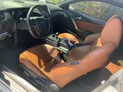 Hyundai Genesis 2014, 62000 км, за 11553.11 USD