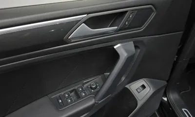 Volkswagen Tiguan 2020, 77413 км, за 18905.08 USD - фото 15