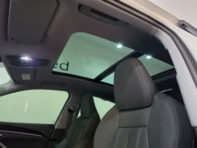 Audi Q5 2025, 2227 км, за 37703.95 USD - фото 13