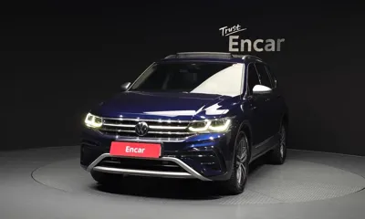 Volkswagen Tiguan 2023, 48639 км, за 17589.59 USD