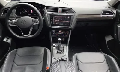 Volkswagen Tiguan 2023, 48639 км, за 17589.59 USD - фото 7