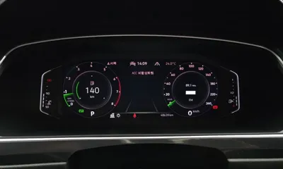 Volkswagen Tiguan 2023, 48639 км, за 17589.59 USD - фото 8