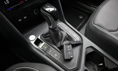 Volkswagen Tiguan 2023, 48639 км, за 17589.59 USD - фото 9