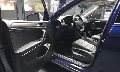 Volkswagen Tiguan 2023, 48639 км, за 17589.59 USD - фото 10