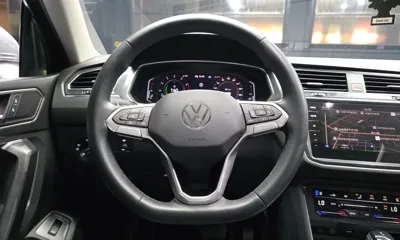 Volkswagen Tiguan 2023, 48639 км, за 17589.59 USD - фото 13