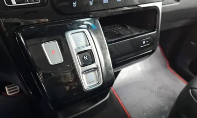 Hyundai Staria 2023, 16648 км, за 22909.28 USD - фото 9