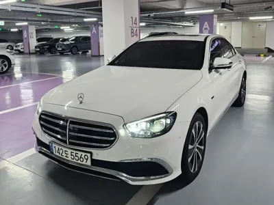 Mercedes-Benz E-Class 2021, 39033 км, за 26710.11 USD